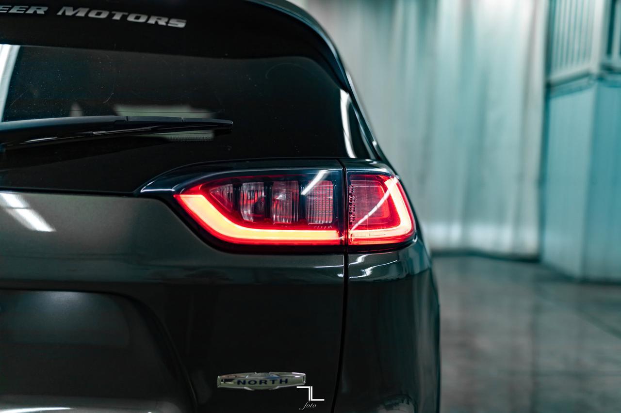 2019 Jeep Cherokee 4x4 North BCam Red Deer AB