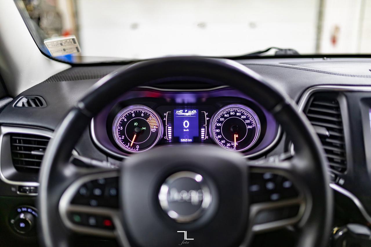 2019 Jeep Cherokee 4x4 North BCam Red Deer AB