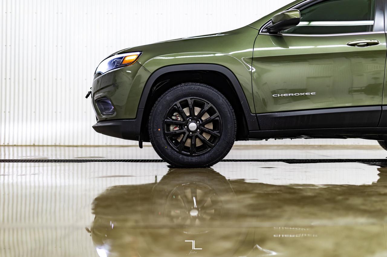 2019 Jeep Cherokee 4x4 North BCam Red Deer AB