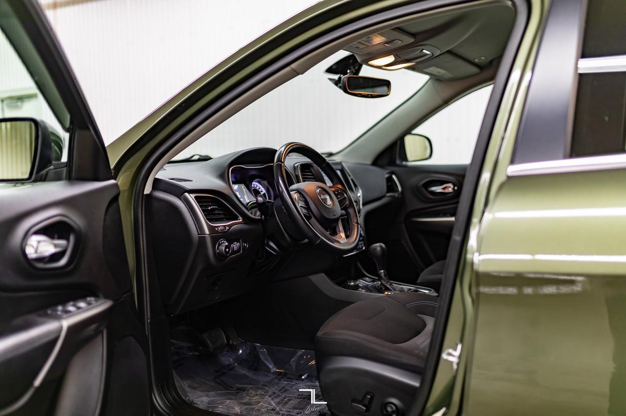 2019 Jeep Cherokee 4x4 North BCam Red Deer AB