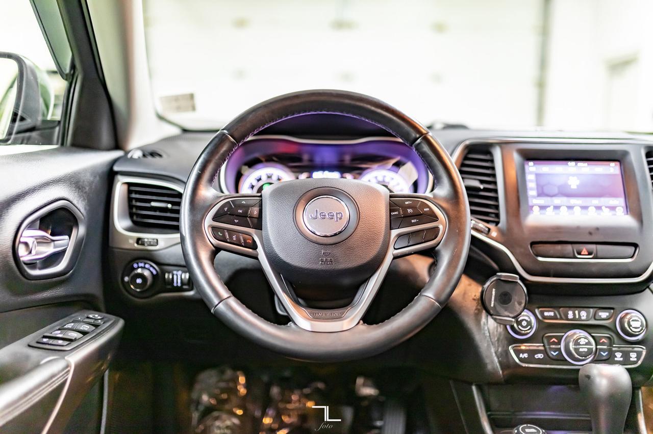 2019 Jeep Cherokee 4x4 North BCam Red Deer AB