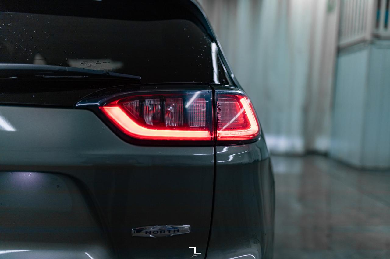 2019 Jeep Cherokee 4x4 North BCam Red Deer AB