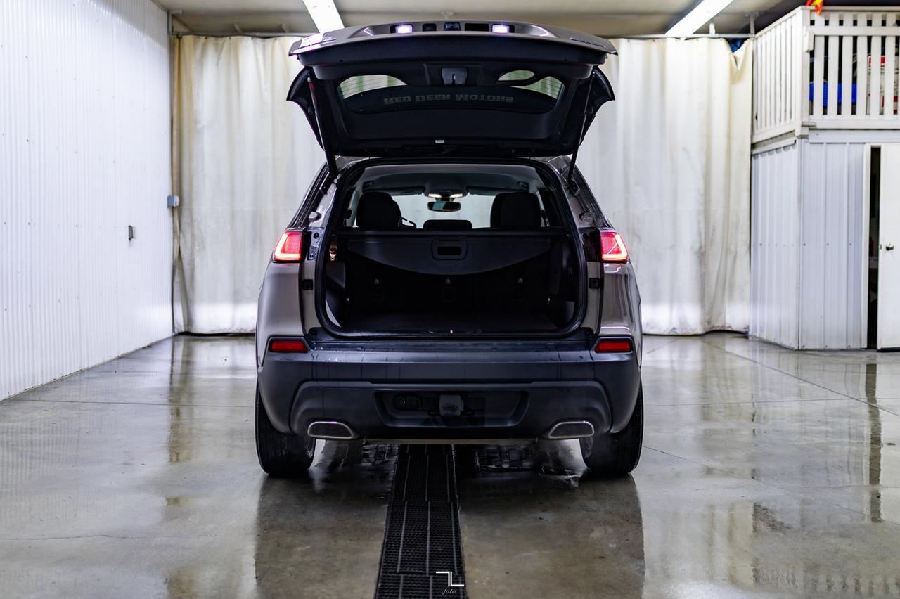 2019 Jeep Cherokee 4x4 North BCam Red Deer AB