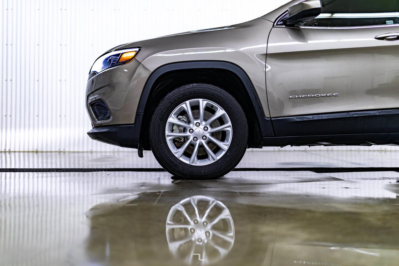 2019 Jeep Cherokee 4x4 North BCam Red Deer AB
