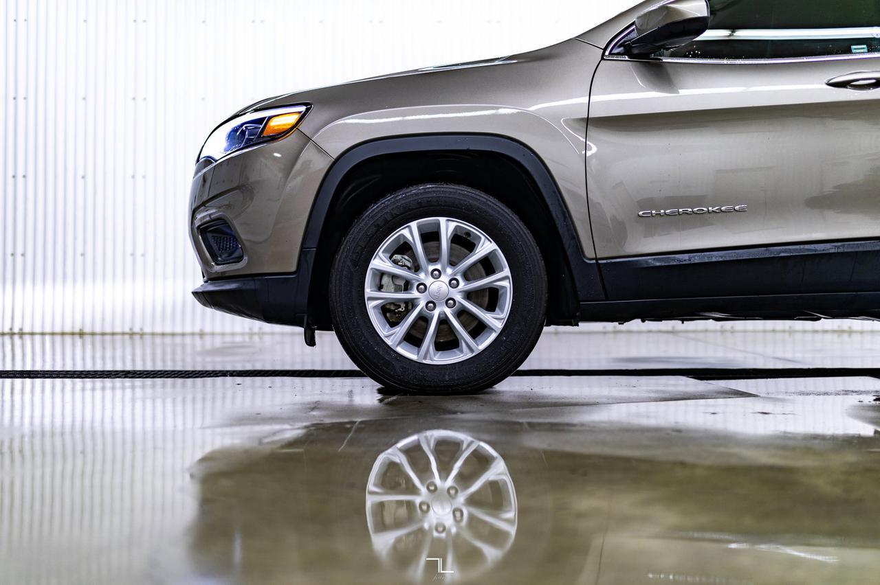 2019 Jeep Cherokee 4x4 North BCam Red Deer AB