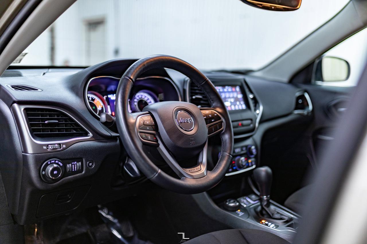 2019 Jeep Cherokee 4x4 North BCam Red Deer AB