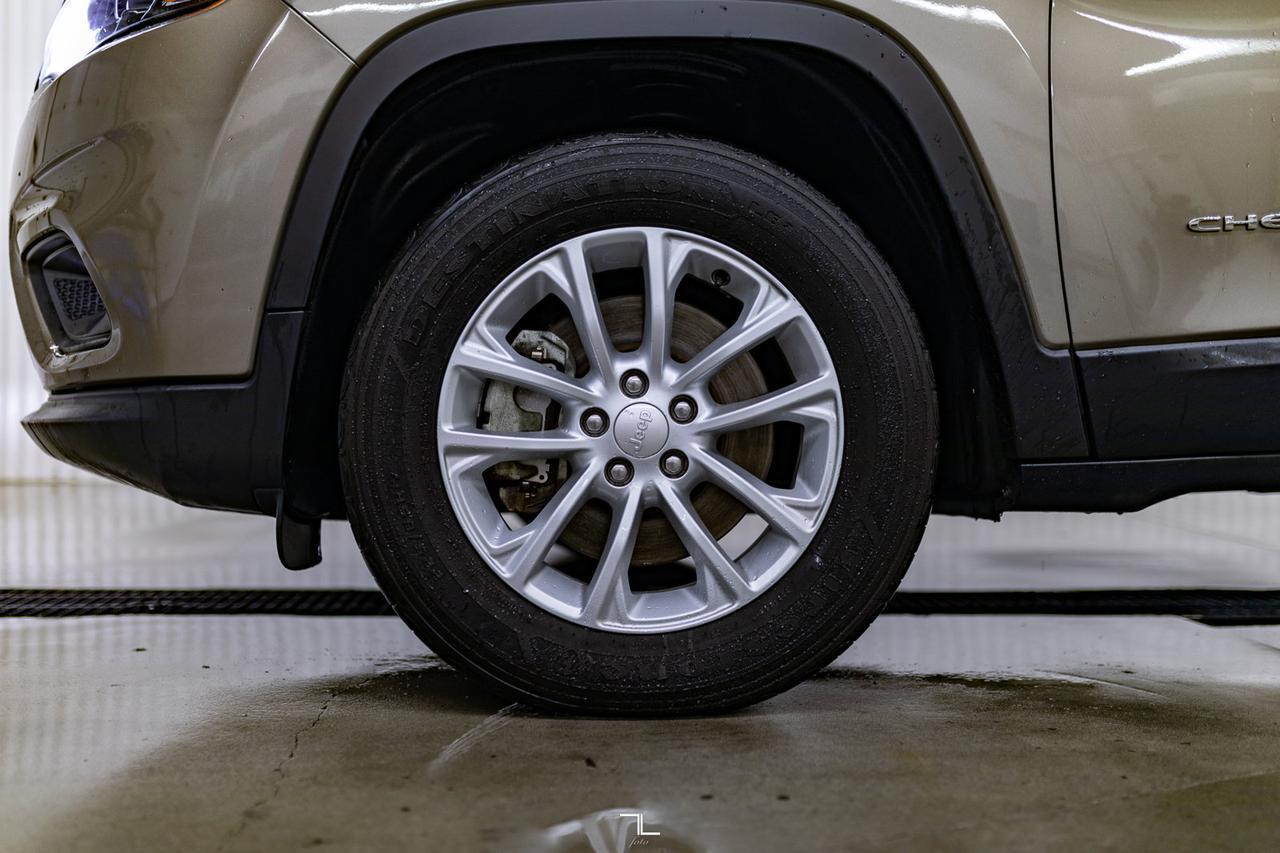 2019 Jeep Cherokee 4x4 North BCam Red Deer AB