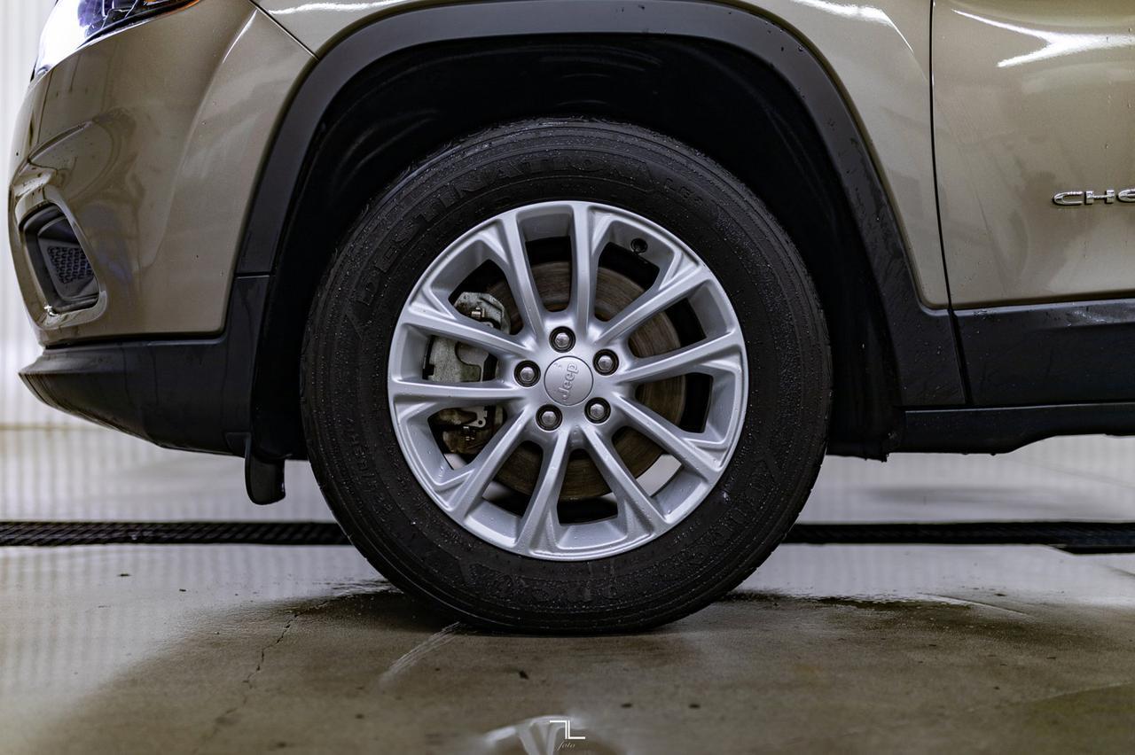 2019 Jeep Cherokee 4x4 North BCam Red Deer AB