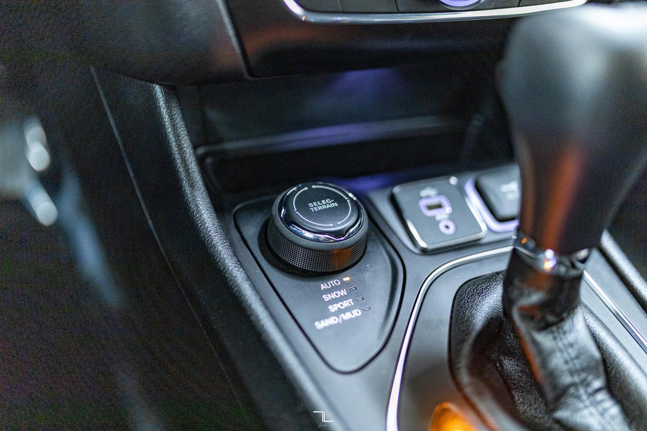 2019 Jeep Cherokee 4x4 North BCam Red Deer AB