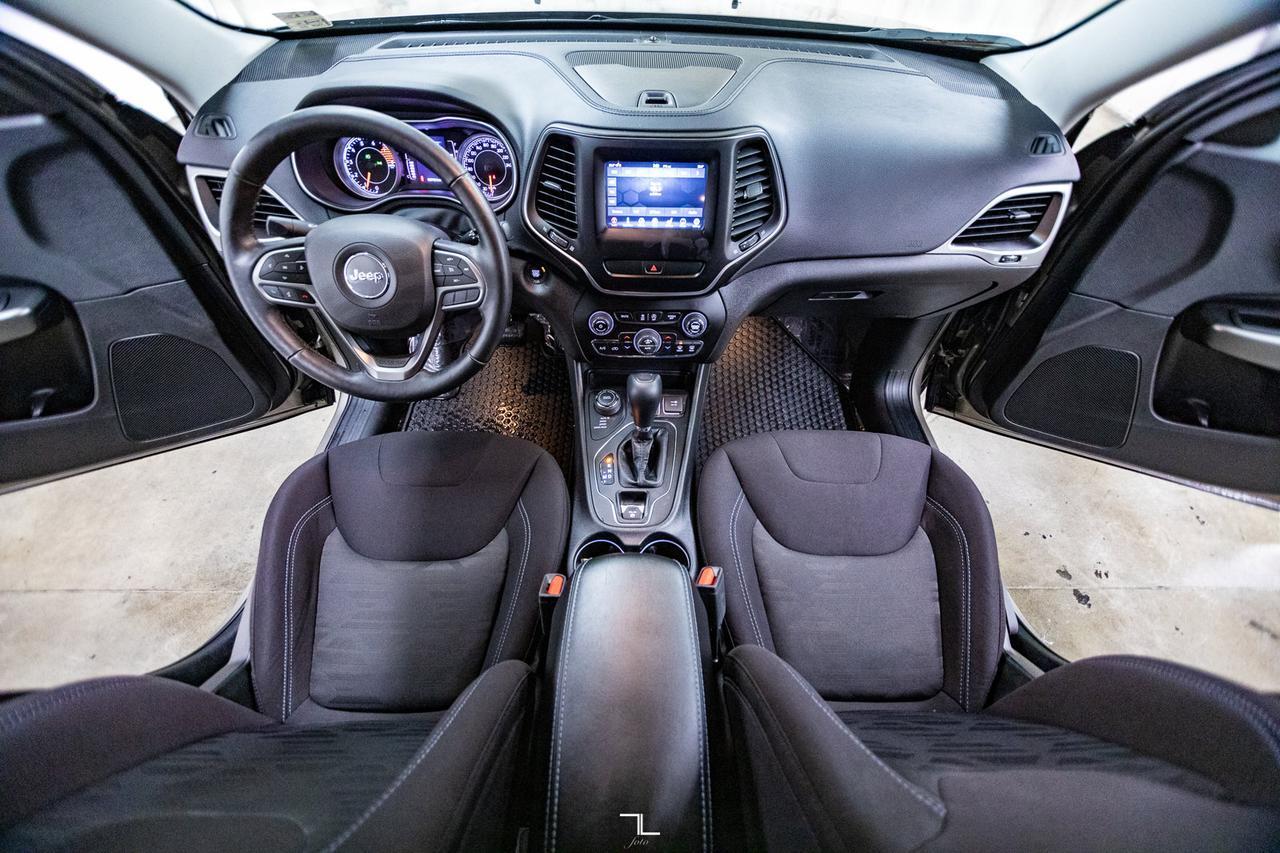 2019 Jeep Cherokee 4x4 North BCam Red Deer AB