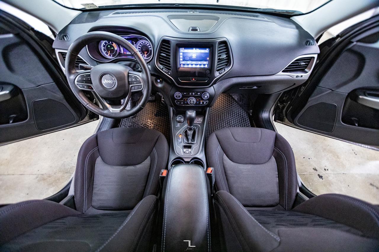 2019 Jeep Cherokee 4x4 North BCam Red Deer AB