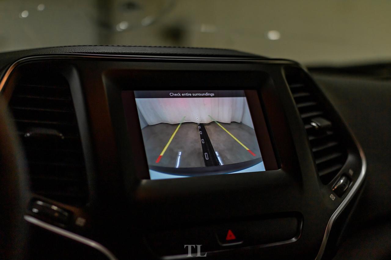 2019 Jeep Cherokee 4x4 North BCam Red Deer AB