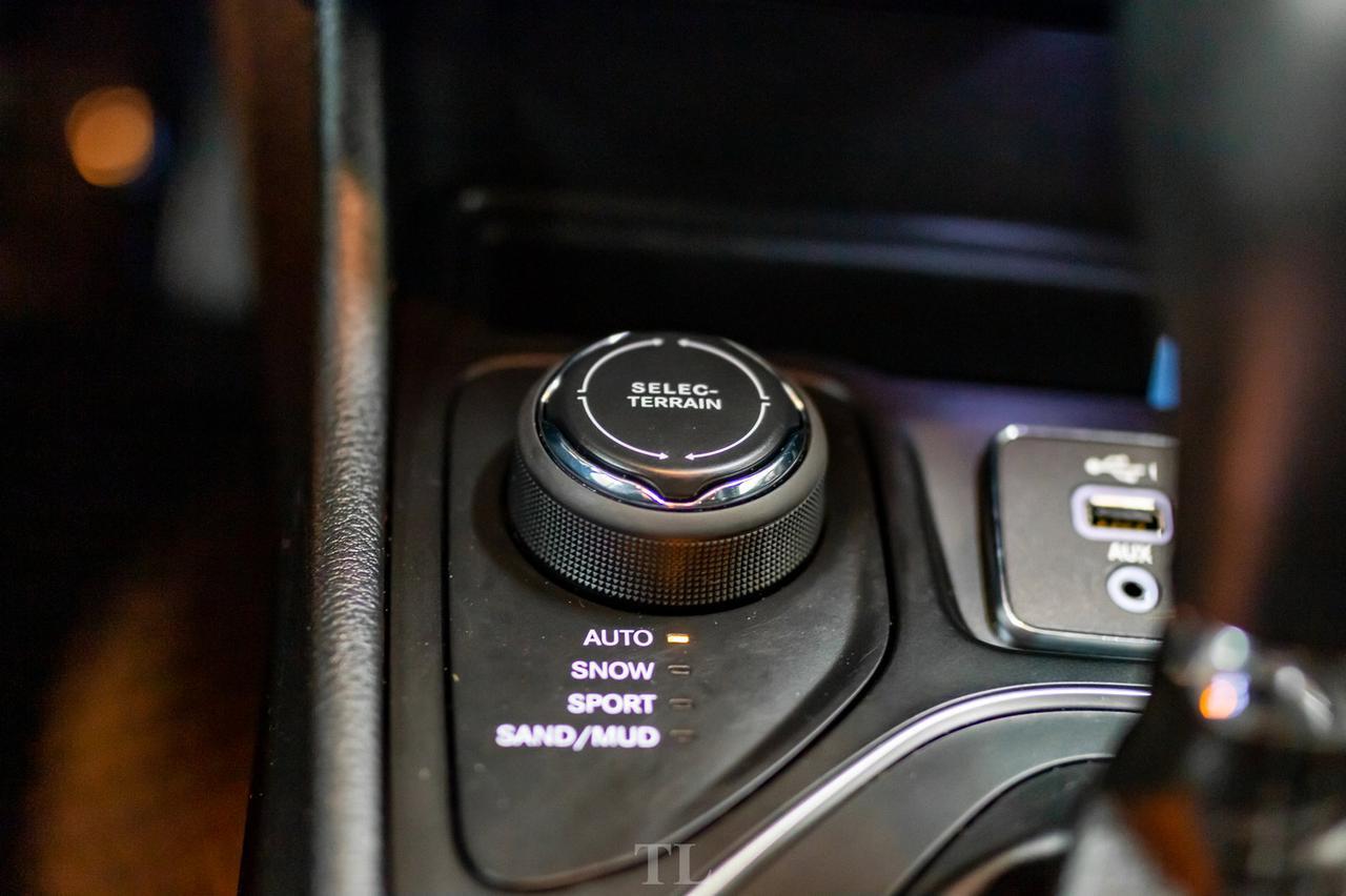 2019 Jeep Cherokee 4x4 North BCam Red Deer AB