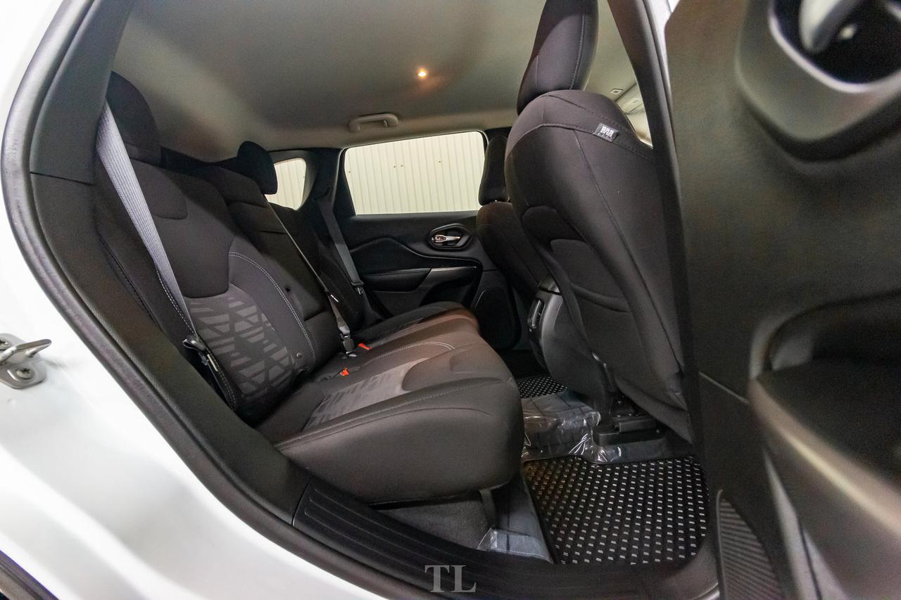 2019 Jeep Cherokee 4x4 North BCam Red Deer AB