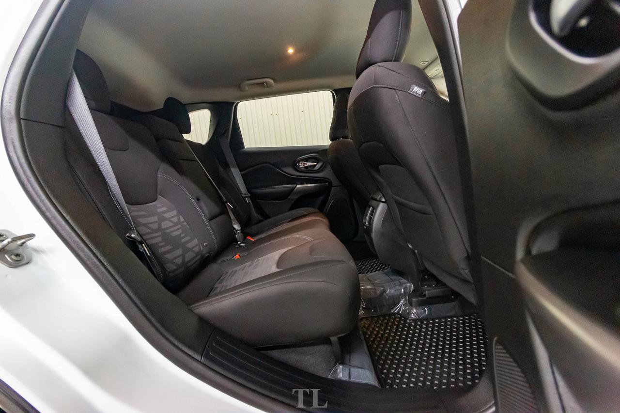 2019 Jeep Cherokee 4x4 North BCam Red Deer AB