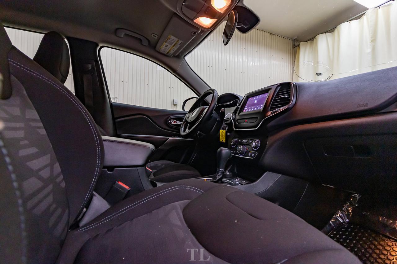 2019 Jeep Cherokee 4x4 North BCam Red Deer AB