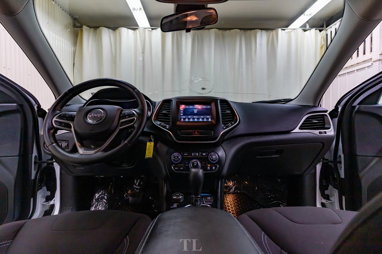 2019 Jeep Cherokee 4x4 North BCam Red Deer AB