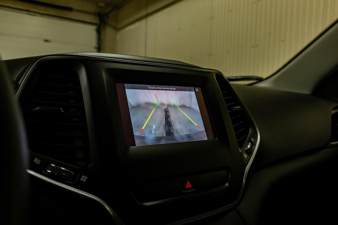 2019 Jeep Cherokee 4x4 Sport BCam Red Deer AB