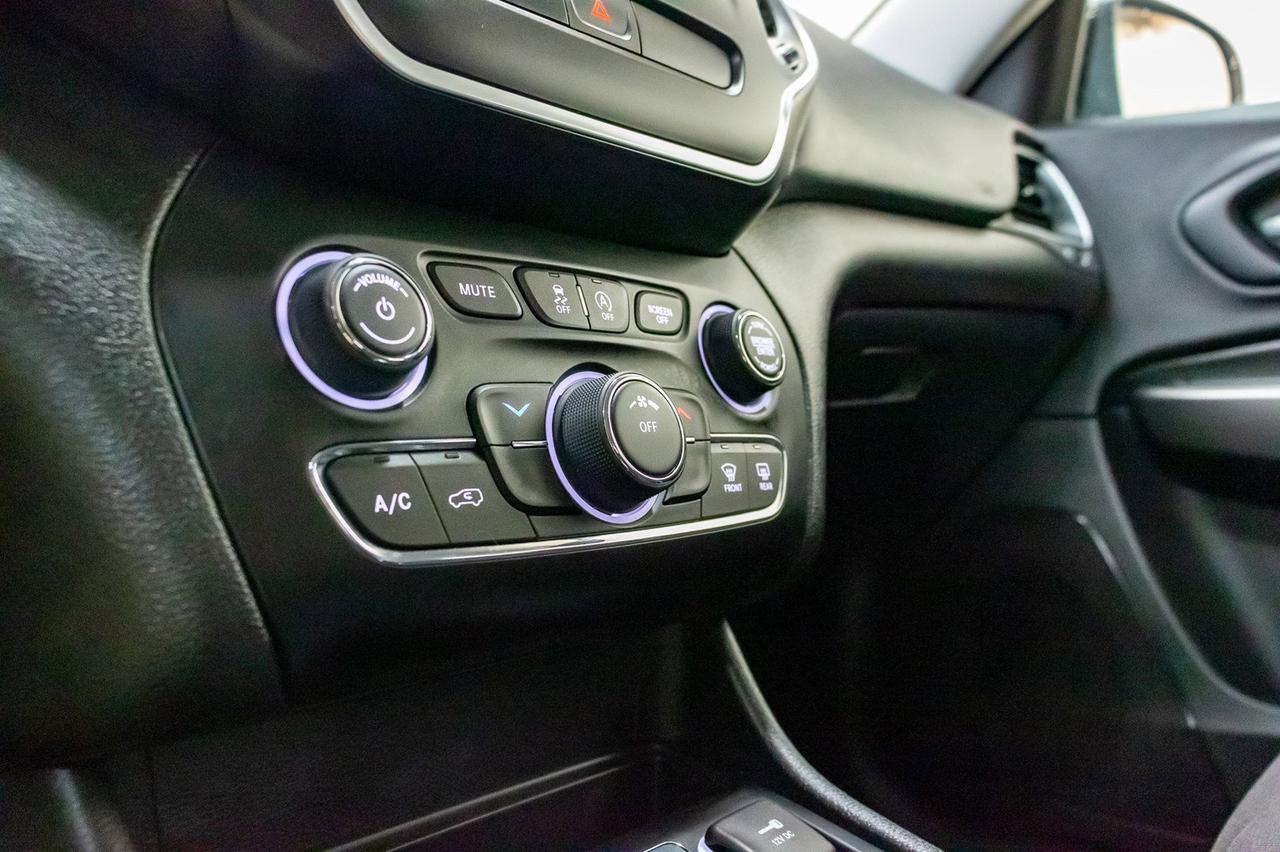 2019 Jeep Cherokee 4x4 Sport BCam Red Deer AB