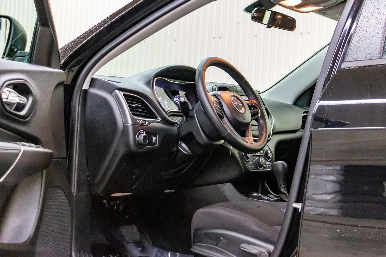 2019 Jeep Cherokee 4x4 Sport BCam Red Deer AB