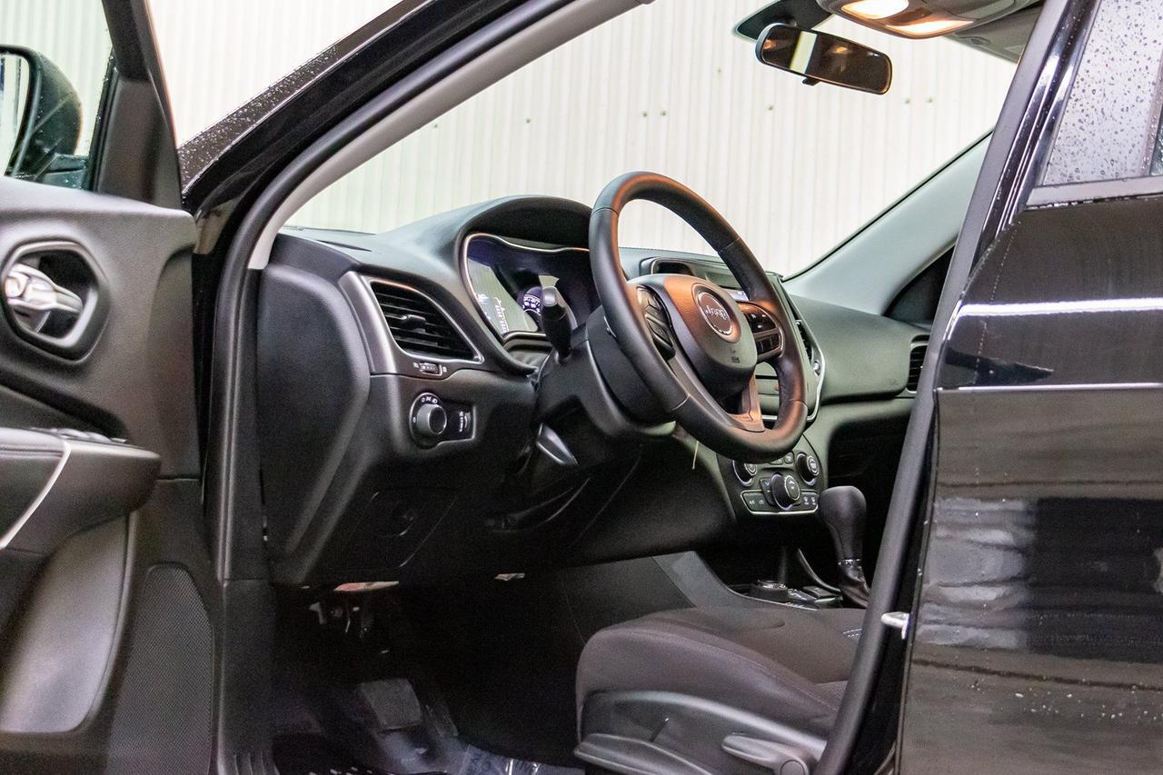 2019 Jeep Cherokee 4x4 Sport BCam Red Deer AB