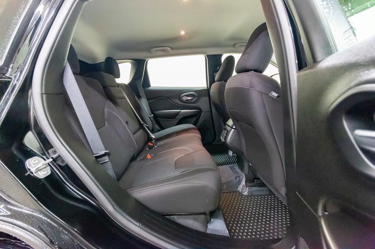 2019 Jeep Cherokee 4x4 Sport BCam Red Deer AB