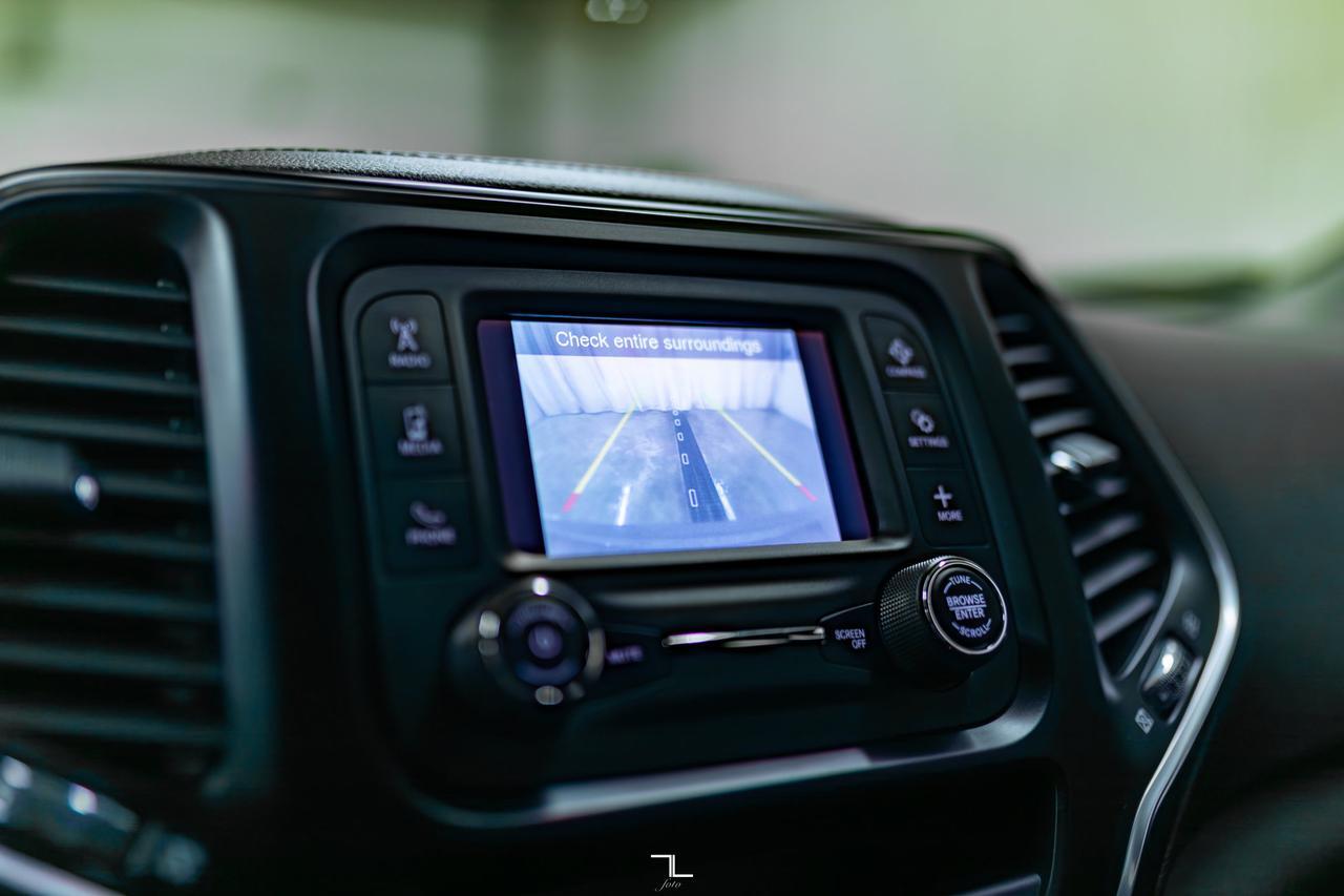 2019 Jeep Cherokee 4x4 Sport BCam Red Deer AB