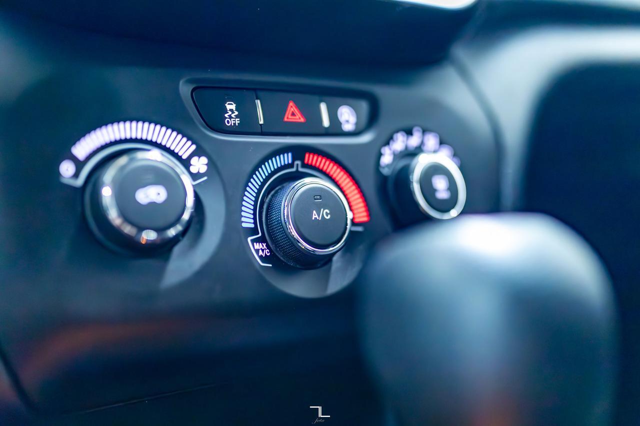 2019 Jeep Cherokee 4x4 Sport BCam Red Deer AB