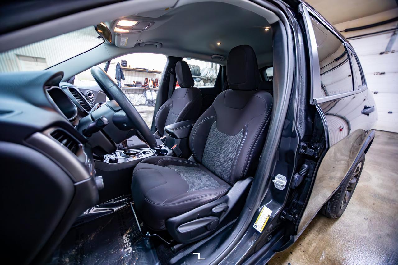 2019 Jeep Cherokee 4x4 Sport BCam Red Deer AB