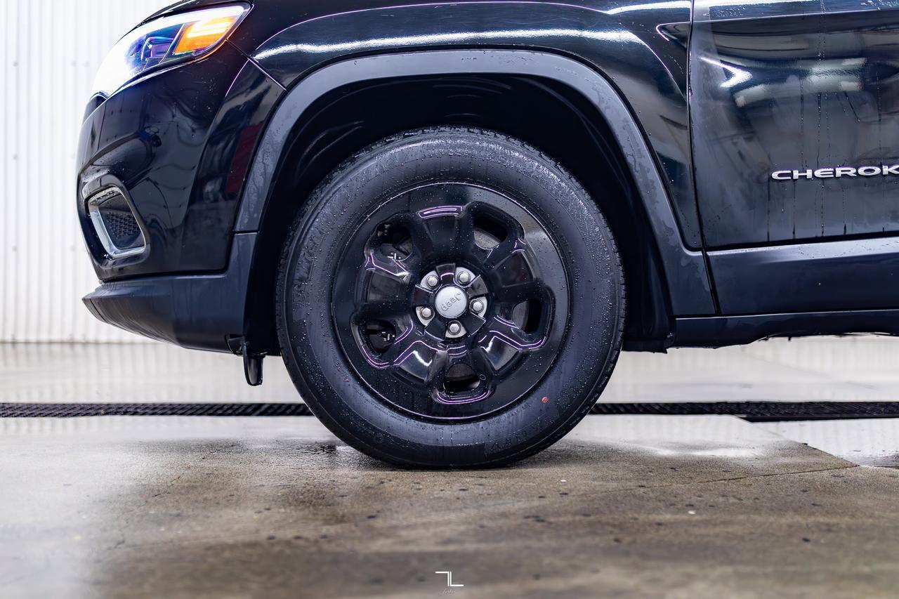 2019 Jeep Cherokee 4x4 Sport BCam Red Deer AB