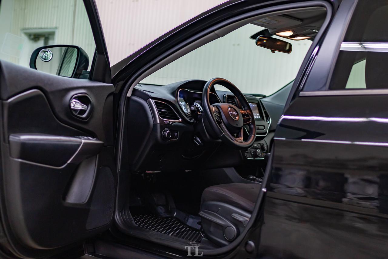 2019 Jeep Cherokee 4x4 Sport BCam Red Deer AB