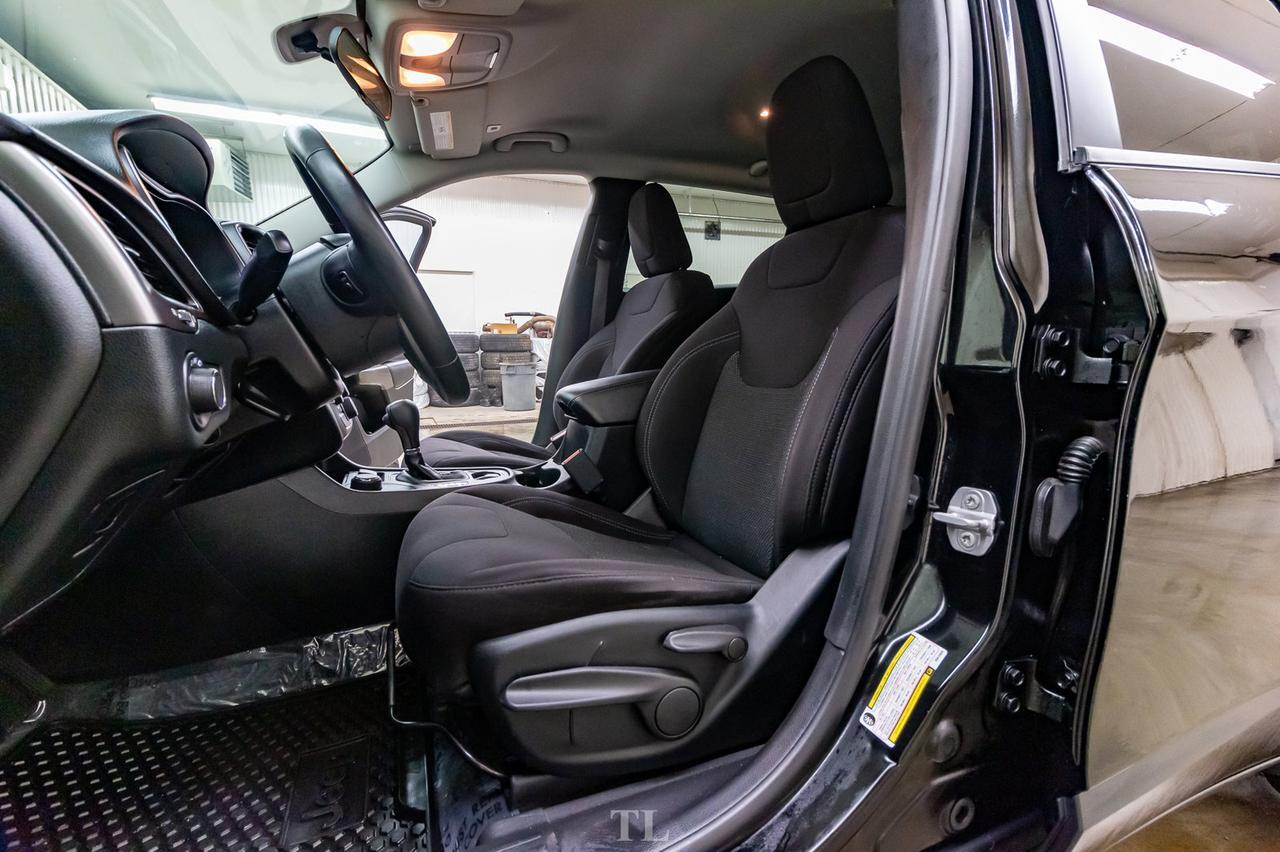 2019 Jeep Cherokee 4x4 Sport BCam Red Deer AB