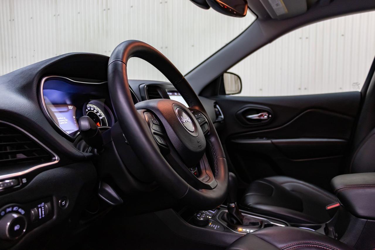 2019 Jeep Cherokee 4x4 Trailhawk Leather Nav BCam Red Deer AB