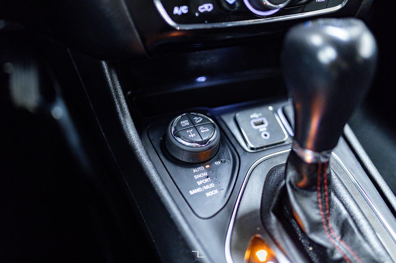 2019 Jeep Cherokee 4x4 Trailhawk Leather Nav BCam Red Deer AB