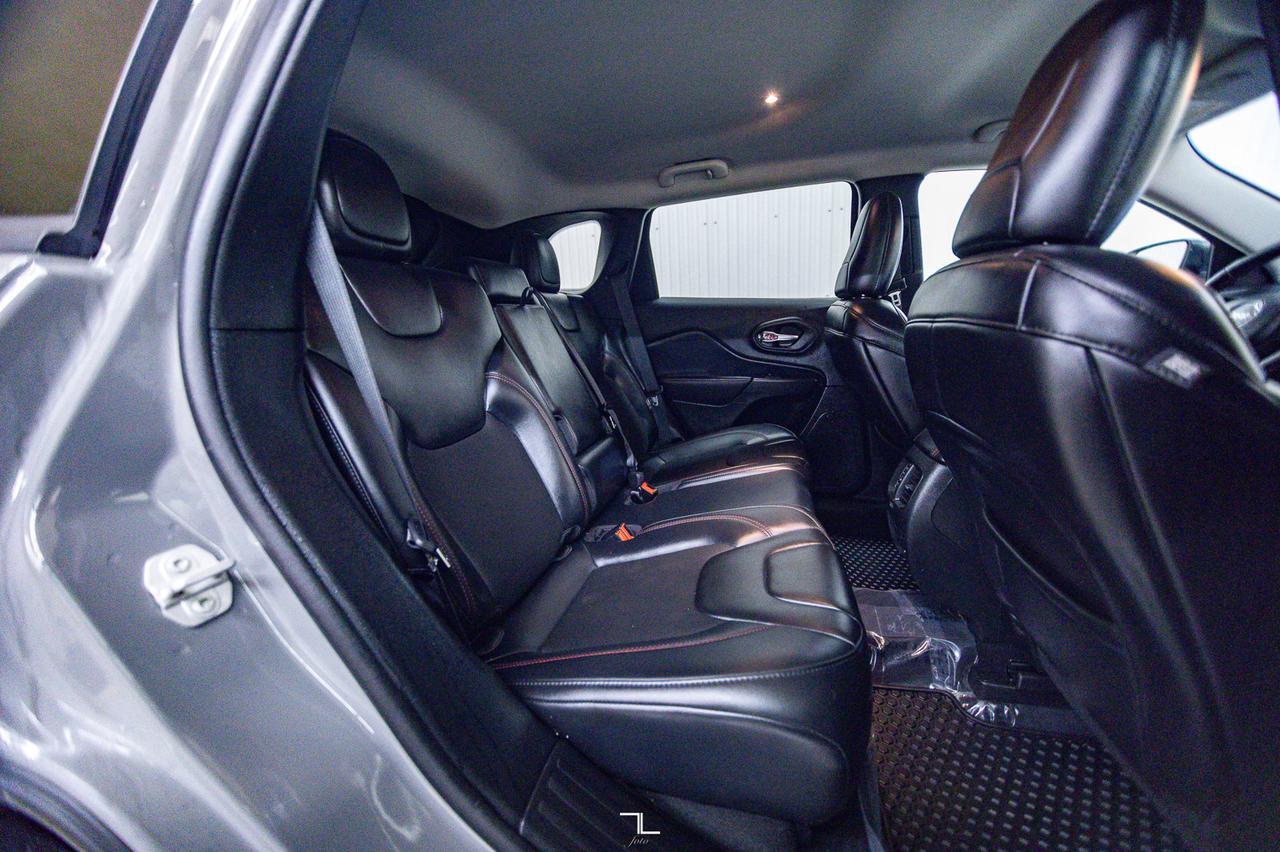 2019 Jeep Cherokee 4x4 Trailhawk Leather Nav BCam Red Deer AB