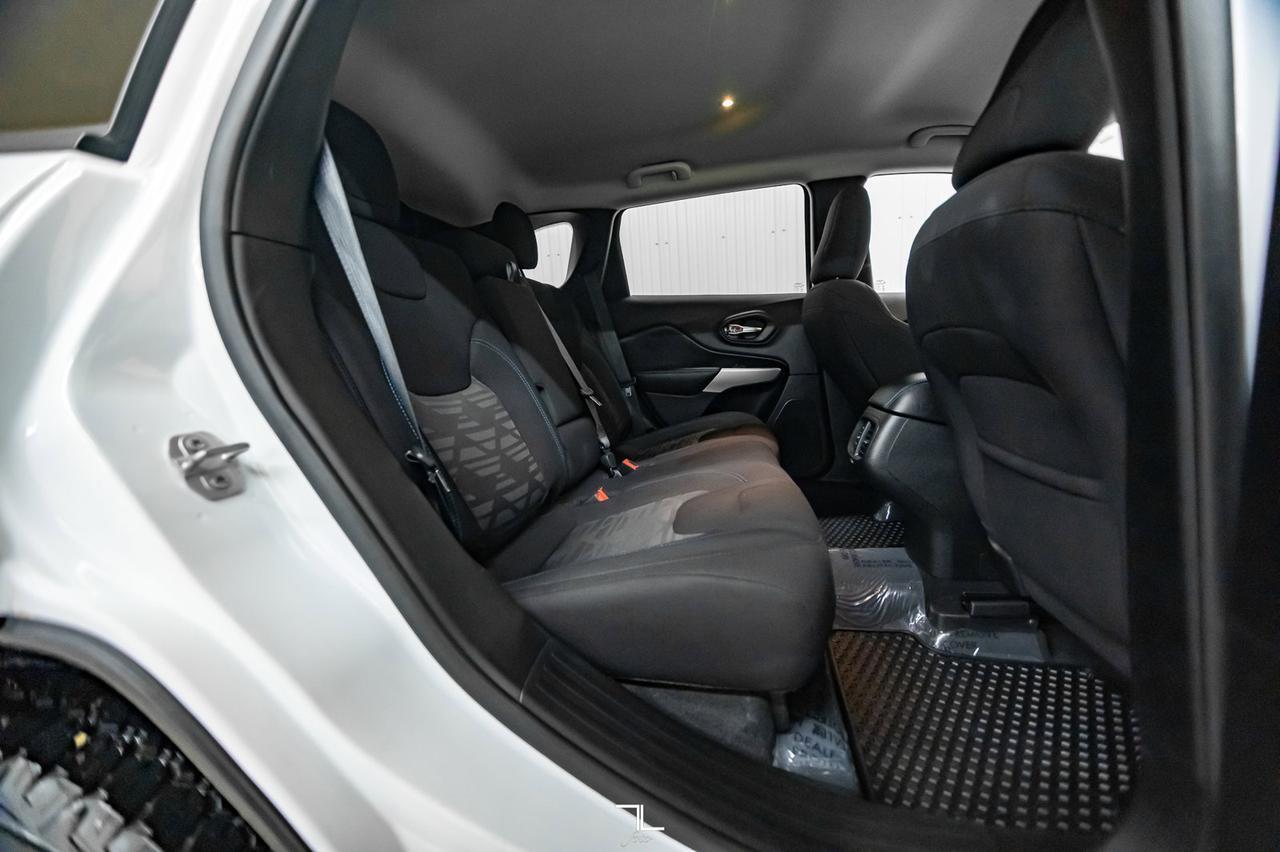 2019 Jeep Cherokee 4x4 Upland BCam Heated Seats Red Deer AB