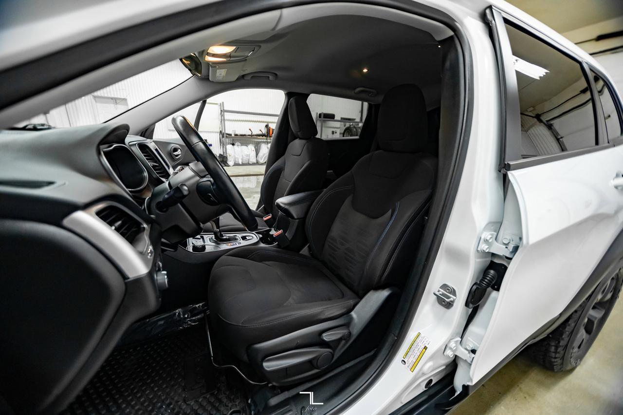 2019 Jeep Cherokee 4x4 Upland BCam Heated Seats Red Deer AB