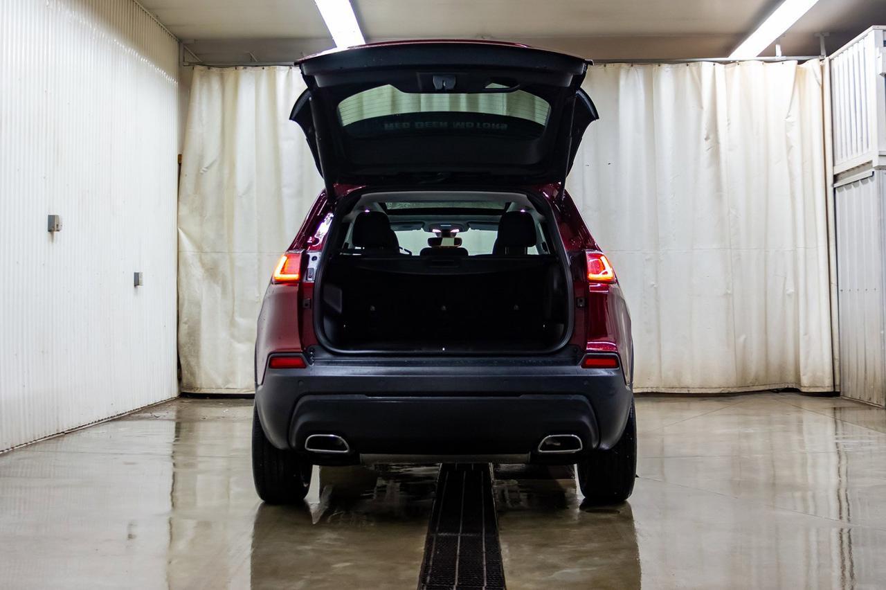 2019 Jeep Cherokee AWD Altitude Nav Roof BCam Red Deer AB