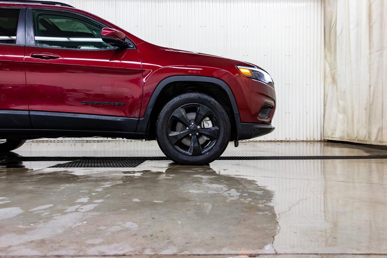 2019 Jeep Cherokee AWD Altitude Nav Roof BCam Red Deer AB