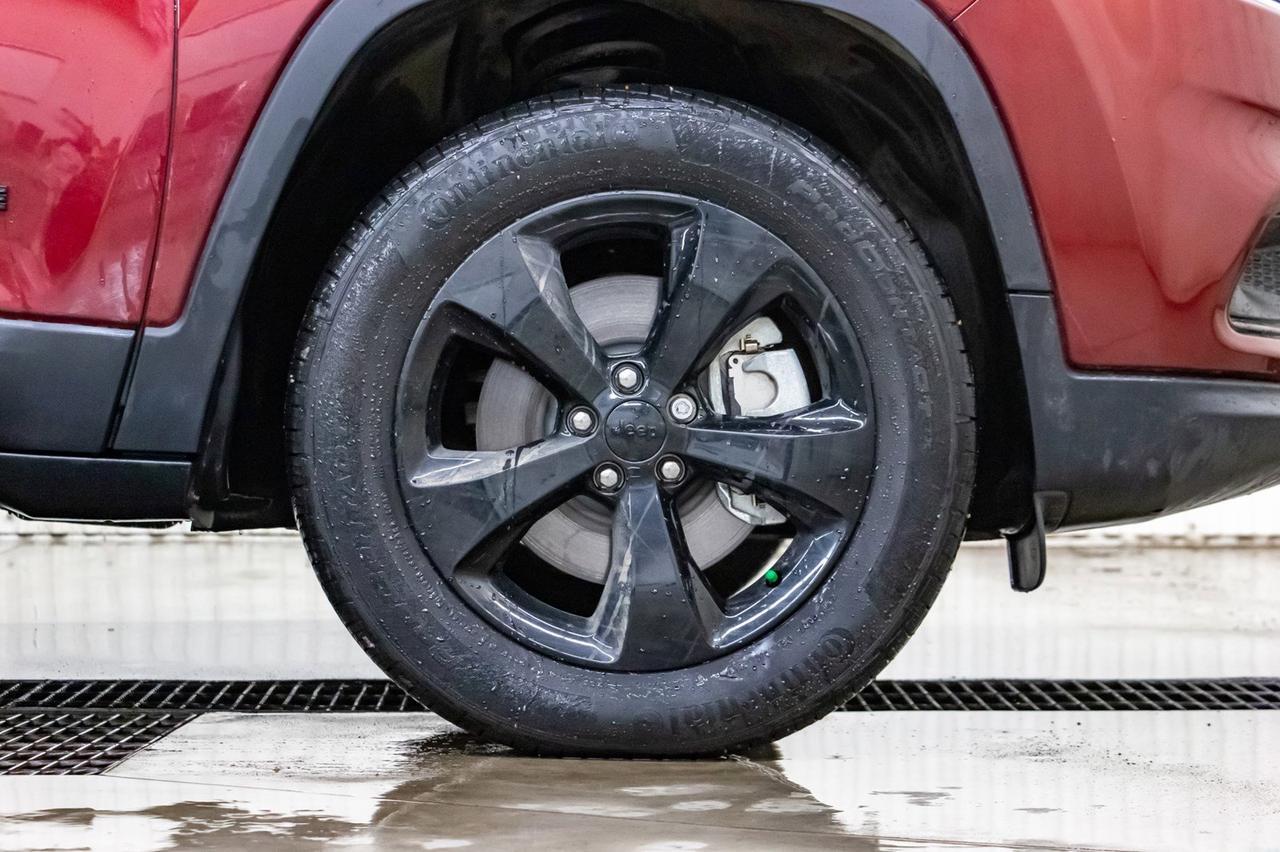 2019 Jeep Cherokee AWD Altitude Nav Roof BCam Red Deer AB