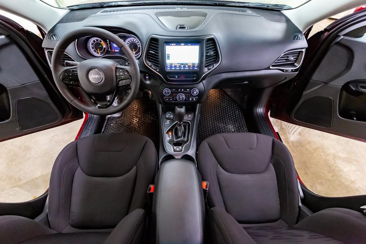 2019 Jeep Cherokee AWD Altitude Nav Roof BCam Red Deer AB