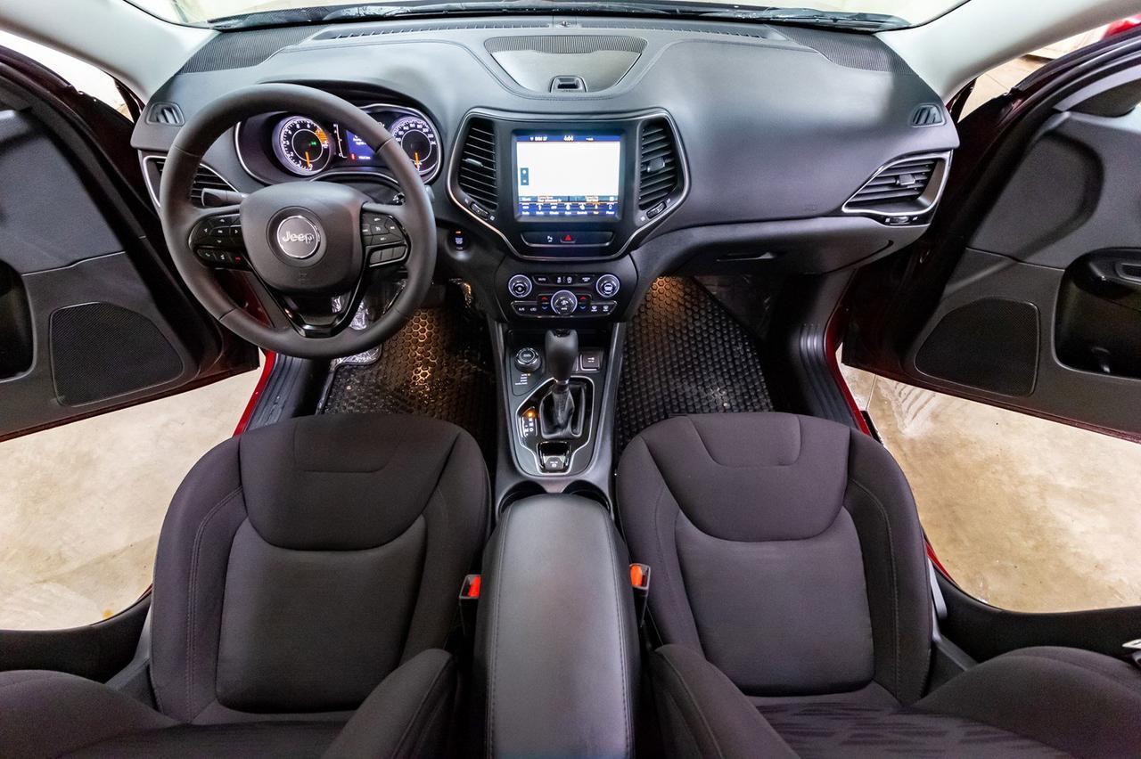 2019 Jeep Cherokee AWD Altitude Nav Roof BCam Red Deer AB