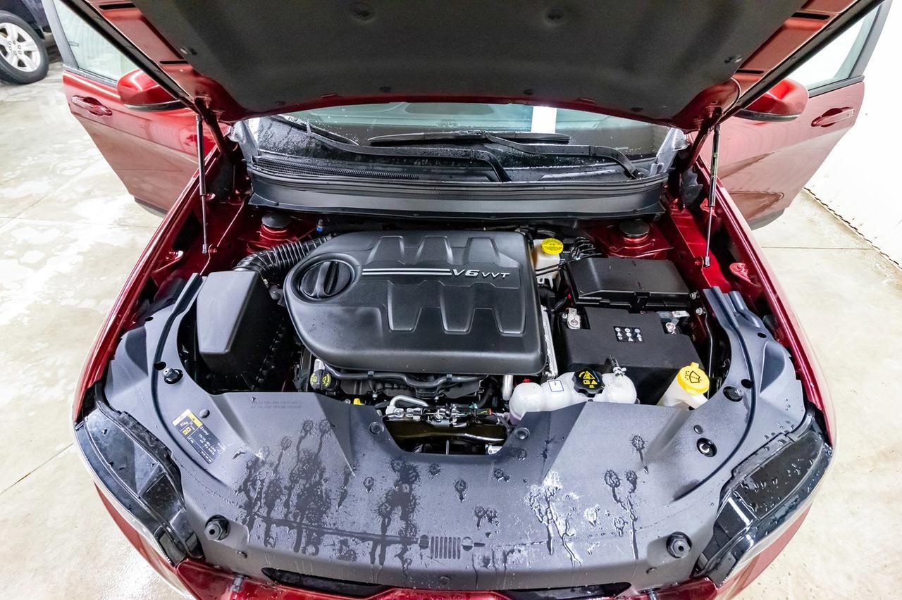 2019 Jeep Cherokee AWD Altitude Nav Roof BCam Red Deer AB