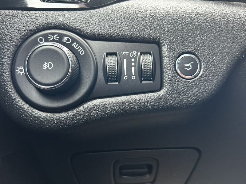 2019 Jeep Cherokee Altitude - 1 OWNER - V6 - SUNROOF Whitinsville MA