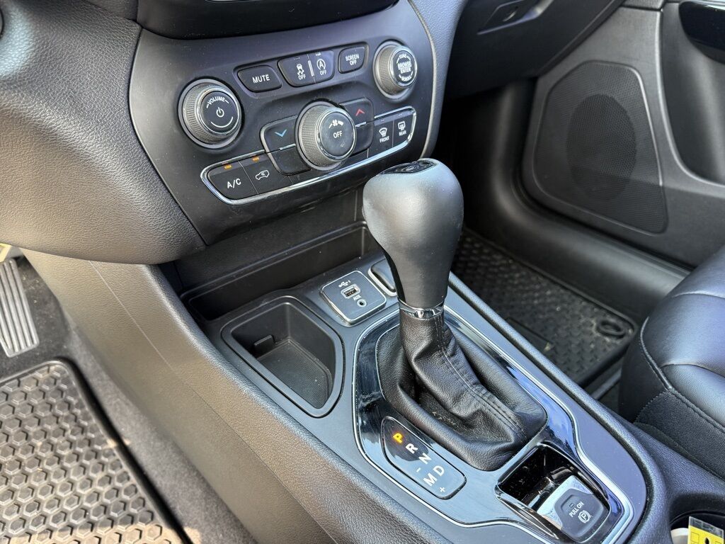 2019 Jeep Cherokee Altitude Crestwood KY