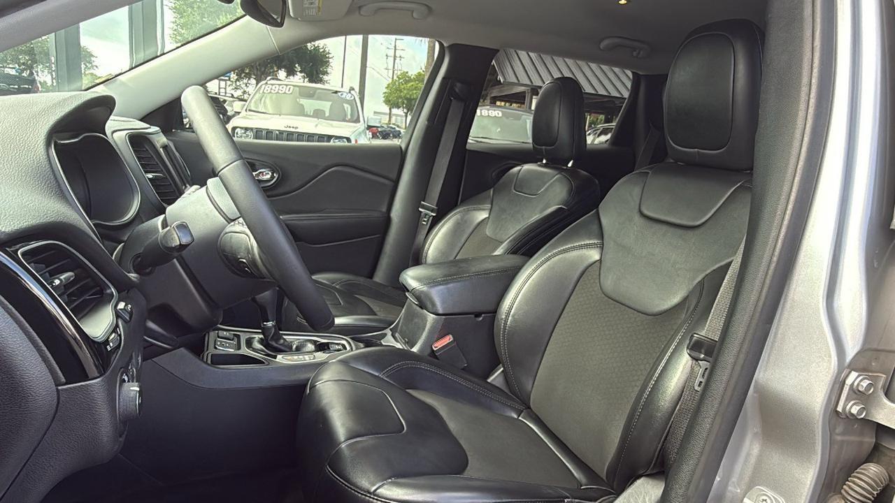 2019 Jeep Cherokee Altitude San Antonio TX