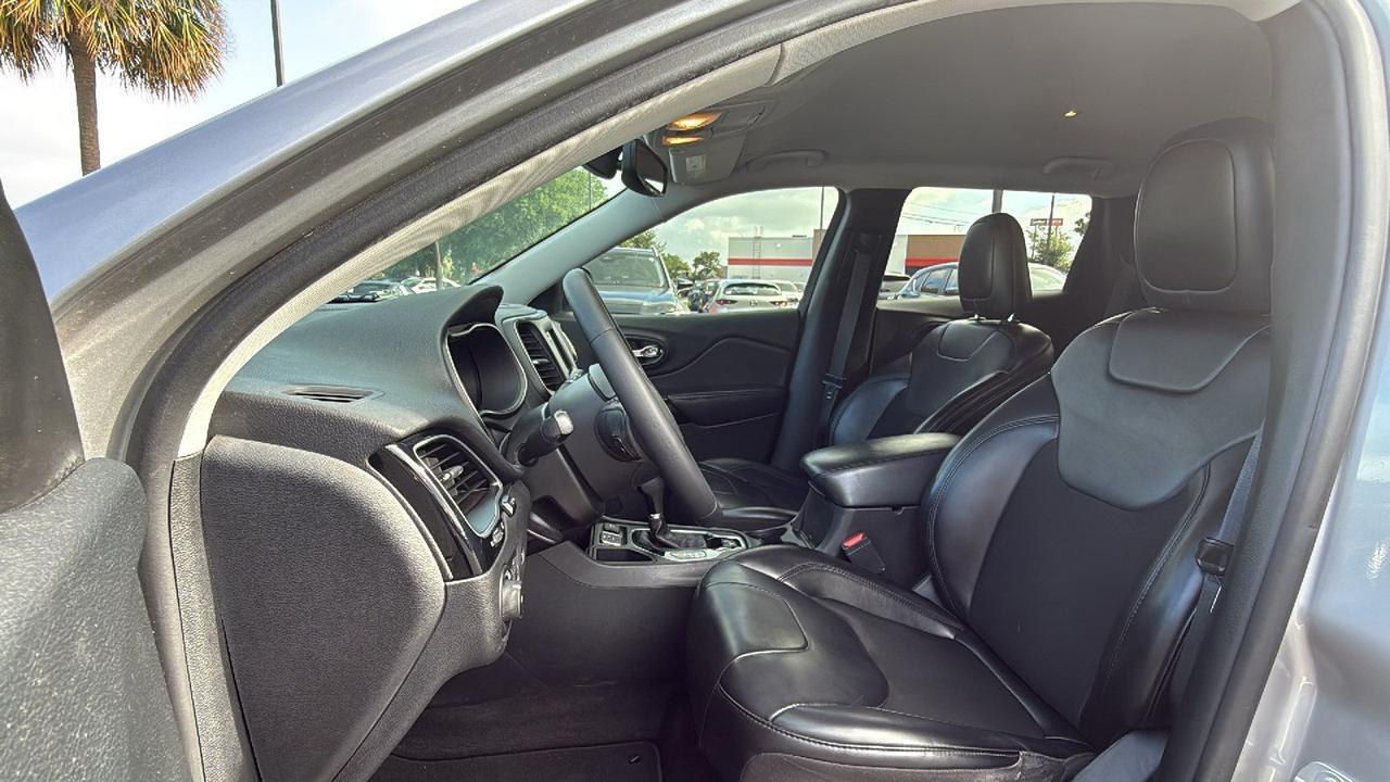 2019 Jeep Cherokee Altitude San Antonio TX