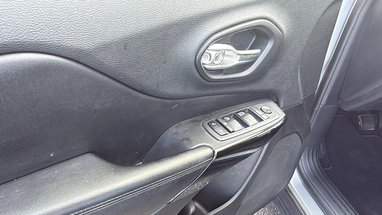 2019 Jeep Cherokee Altitude San Antonio TX
