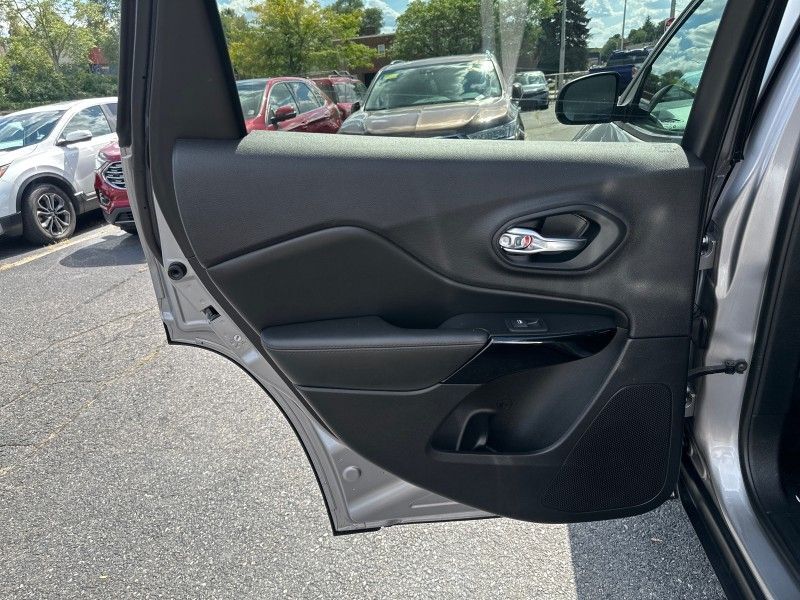2019 Jeep Cherokee Altitude Worcester MA