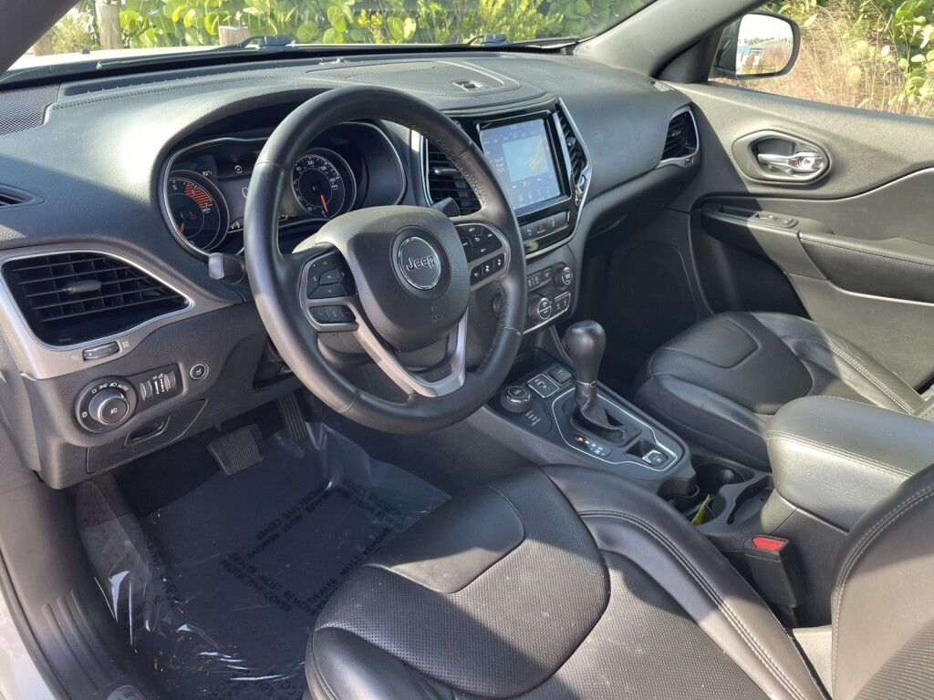 2019 Jeep Cherokee High Altitude~4X4~ADAPTIVE CRUISE CONTROL~APPROCH LIGHTS~BLIND SPOT WARNING~BUCKETS SEATS~COOLED SEATS~DRIVER ASSISTANCE PACKAGE~HEATED SEATS~PREMIUM SOUND SYSTEM~REMOTE ENGINE START Sarasota FL